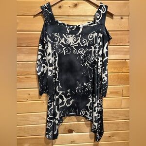 Fashion Caribe Shoulder Cut Soft Silk Like Material Extra Long Blouse Large